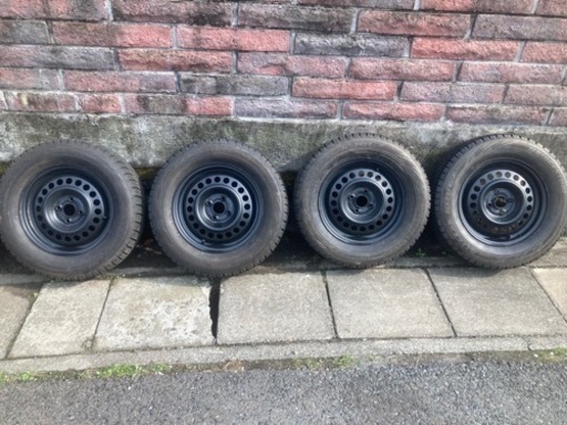 スタッドレスタイヤ15インチ