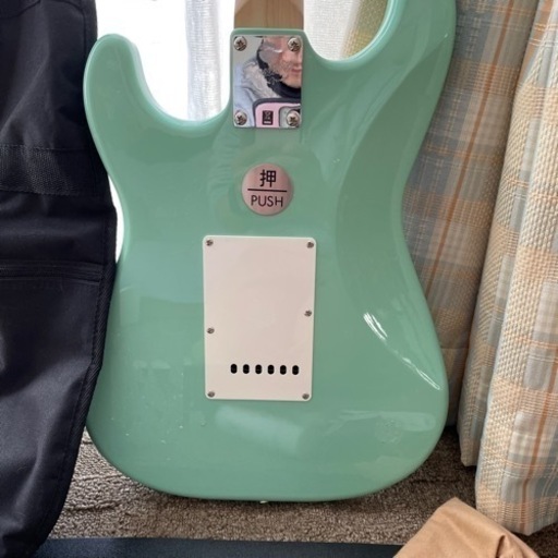 【取りに来ていただける方限定】squier by fender エレキギター + 教本 +周辺機器