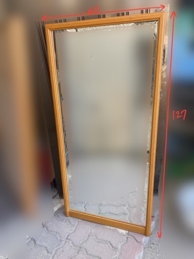 ミラー　　幅60 × 高さ127 ×厚み 4.5 ㌢
