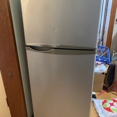 1人用　冷凍冷蔵庫　グレー　シャープの画像