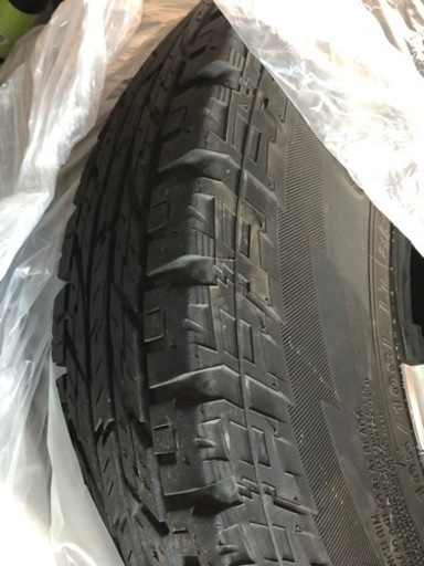ジムニー JB64にて走行24000キロ以下！  タイヤのみ４本です2018年11月購入タイヤはヨコハマのジオランダーA/T185/8