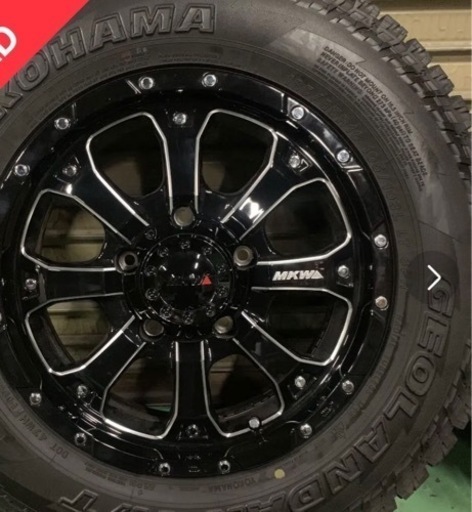 ジムニー JB64にて走行24000キロ以下！  タイヤのみ４本です2018年11月購入タイヤはヨコハマのジオランダーA/T185/8