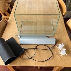 水槽とLEDライト
