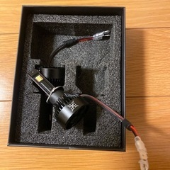 車のヘッドライト　LED H1の画像