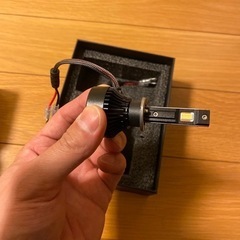 車のヘッドライト　LED H1の画像