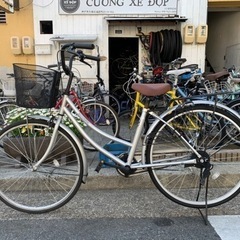 💯💯　ママチャリ　２６インチ　配達可能　ライト　付き　シルバー　美品