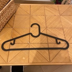 薄い&軽いハンガー、キャミソールかけられます
