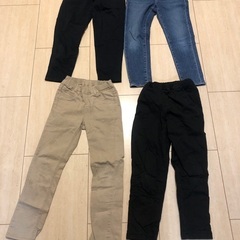 長ズボン　130cm 4本で1200円