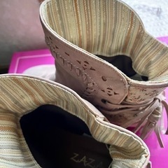 ショートブーツ　23．5センチの画像