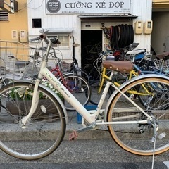 💋💋　ママチャリ　２７インチ　6変速　自動ライト　配達可能　白