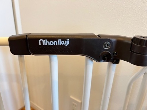 日本育児 おくだけとおせんぼ おくトビラ Sサイズ ホワイトスチール
