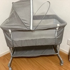 ベビーベッド、ベビーワゴンの画像