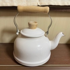 富士ホーロー　ケトル1.6L  ホワイトの画像