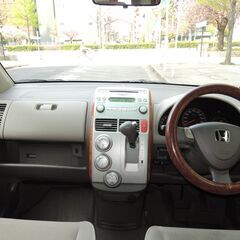 17年式　モビリオ/XT　走行距離90,550km 　車検令和6年4月12日まで　修復歴無し　3列シート7人乗り　VTECエンジン　電動スライドドアの画像