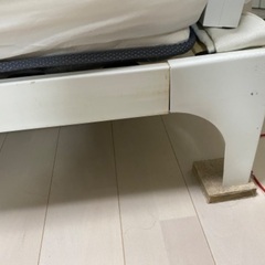 セミダブルベッドフレームの画像