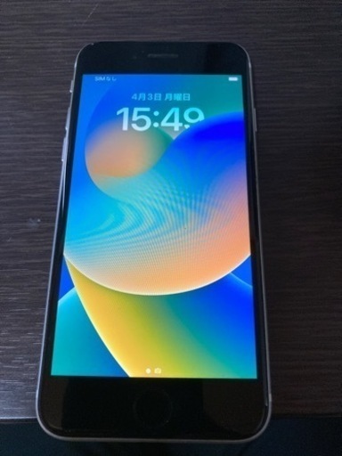 iPhone SE 第二世代　ホワイト　SIMフリー　128ギガ