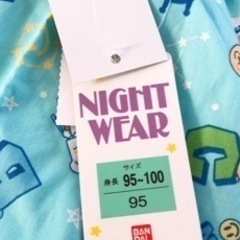 【新品未使用】*.アンパンマン *.ナイトウェアパジャマ☆スモッグ95〜100の画像