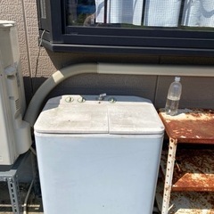 今どき珍しい二層式洗濯機！！あげます！
