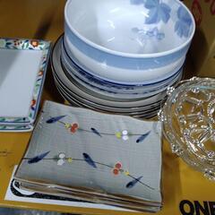 【受け渡し完了】無料！　差し上げます！　セトモノ食器各種　酒器　丼　小皿　色々の画像