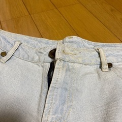 レディース　ダメージジーンズの画像