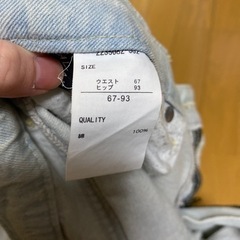 レディース　ダメージジーンズの画像