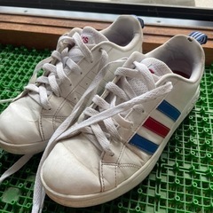 adidasスニーカー