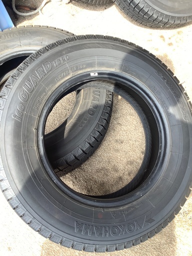 スタッドレスタイヤ　　ヨコハマ　155/80R13  2010製　溝6m m 、スリップサインまで1.8 mm