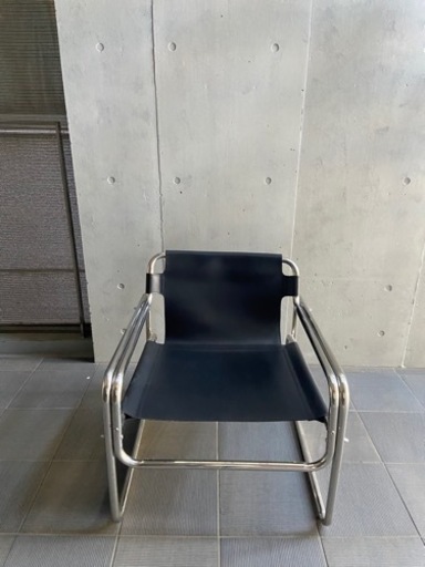 レザーラウンジチェア