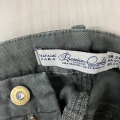 ZARA  カーキ パンツ  Sサイズの画像