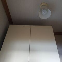 二段　扉付き収納棚　ホワイト　白　