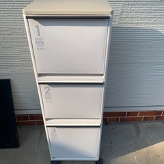 [お取り引き者決定]資源ごみ分別ワゴン　ワイド3段43Lの画像