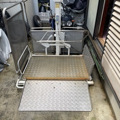 車椅子用　電動昇降機UD-310・M
