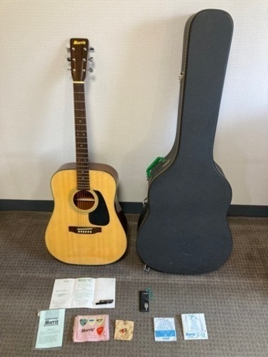 【ギター（モーリスフォークギター）】 ハードケース・ピック・予備の弦等の付属品あり