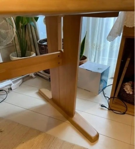 木製テーブル