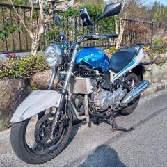 GSR250F　ネイキッド　250cc　中型　バイク