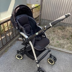 combi ベビーカーの画像