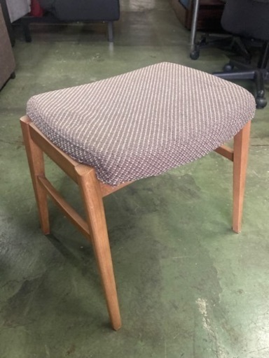 カリモク スツール 臨時椅子 スタッキングチェア オーク材 楢 一人掛け