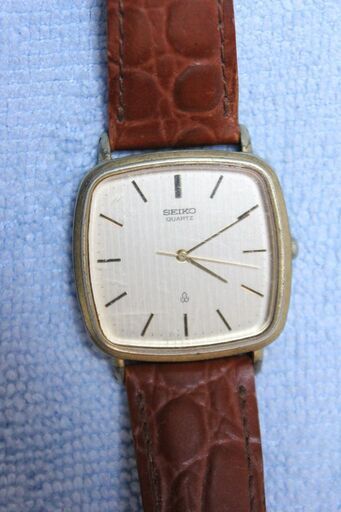 服部精工腕時計（セイコークオーーツ）アンティーク、中古品（美品）