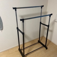 ハンガーラックの画像
