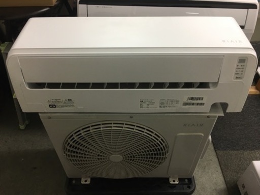 RIAIR ヤマダ　2.2k冷暖エアコン　YHA-S22M 2022年製
