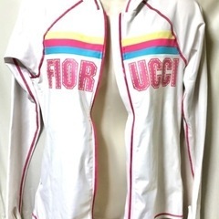 値下げ 一度のみ使用　FIORUCCI フィオルッチ ラッシュガード 長袖 ９Mの画像