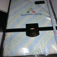★VALENTINO  WOODS,敷シーツ、箱入り未使用未開封（ビニール包装されていて広げての確認はしてません）、★プロフィール必読ですの画像