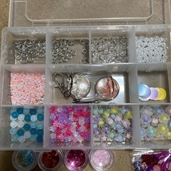 値下げ⭐️ハンドメイド☆デコパーツ☆ビーズの画像