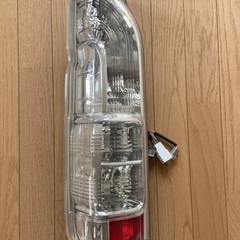 ハイエーステールランプクリア助手席のみ