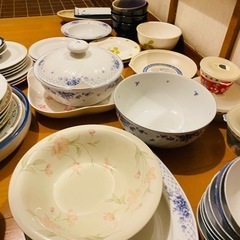 【食器】皿、食器類多数、無料で差し上げます。