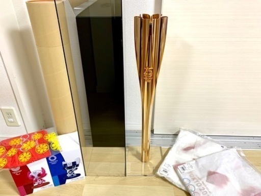 2020年東京オリンピック聖火トーチ、ユニフォーム