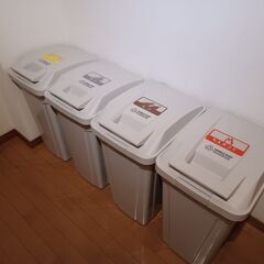ゴミ箱45L×4　かわいい分別シール付き(貼り付け済)の画像