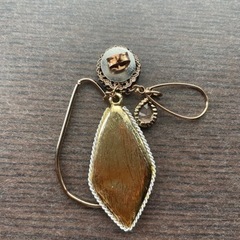 揺れる　大ぶりピアス　ブラウンの画像