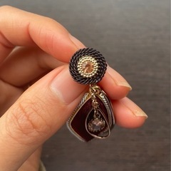 揺れる　大ぶりピアス　ブラウンの画像