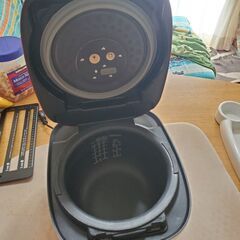 炊飯器の画像